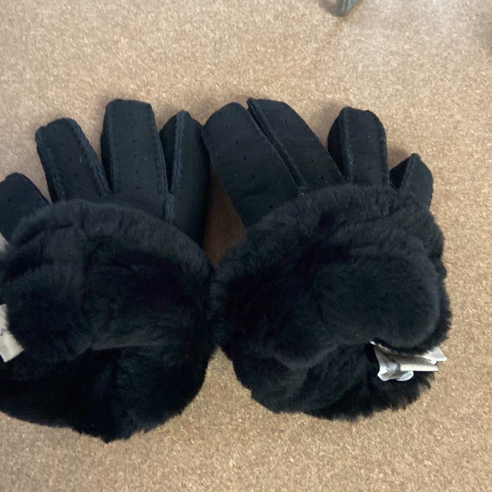 Ugg Gloves - image 5